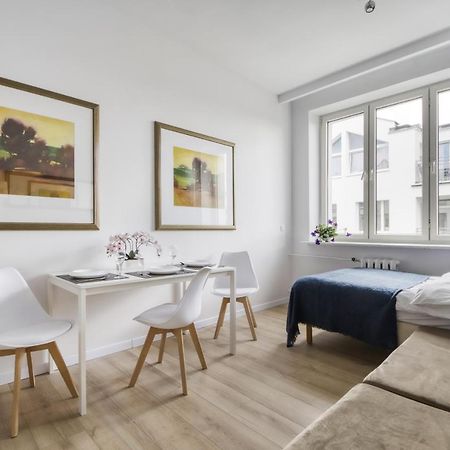 23 Unit Miniapartments Warszawa Lotnisko Okecie Fajne Ministudio Przy Bitwy Warszawskiej Esterno foto
